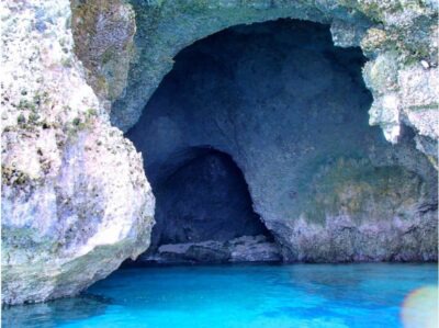 伊良部島　青の洞窟