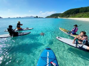 【慶良間/座間味島/1日】ケラマブルーを満喫☆無人島へ絶景SUP＆シュノーケリングツアー《ランチ付き/写真無料/座間味島内送迎可》