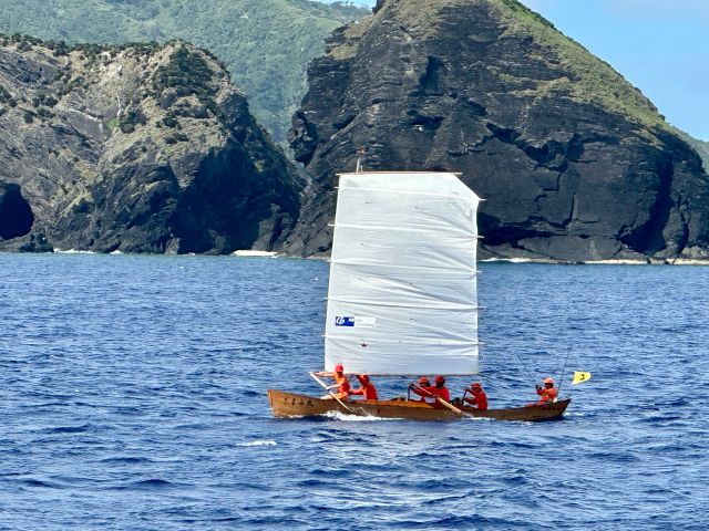 【座間味/半日】座間味島でココだけ☆沖縄伝統帆船サバニで巡る大自然クルージング《写真撮影・ドローン撮影オプション可》沖縄本島から日帰り参加OK（No.393）