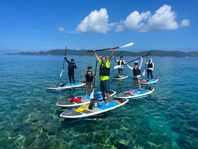 【座間味/半日】日帰りOK★透明度抜群の座間味島の海でSUPクルージング＆シュノーケル体験《写真撮影付き》天候に合わせてベストなポイントへご案内！（No.388）