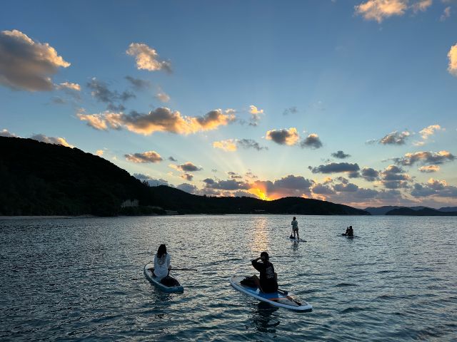 【座間味/早朝】SUPで迎える最高の朝！感動のサンライズクルージングツアー《写真撮影＆ビーチでドリップコーヒー付き★》座間味ご宿泊の方限定プラン（No.390）