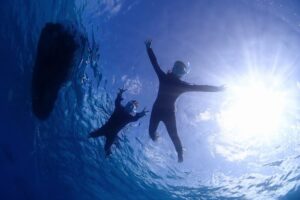 【那覇発/慶良間諸島/半日】7月～9月限定★豪華カタマラン船で行く★ボートシュノーケリングツアー《バナナボート1回無料》