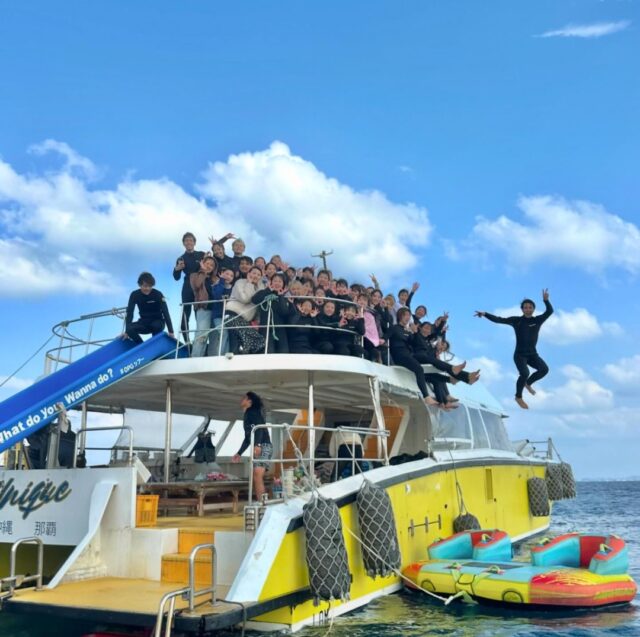 慶良間海域シュノーケリング＋パラセーリングツアー＜滑り台・ジャンプ台・海上ブランコ遊び放題＞大人数、団体旅行