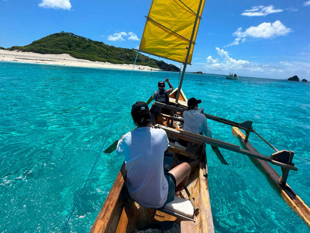 【座間味/半日】座間味島でココだけ☆沖縄伝統帆船サバニで巡る大自然クルージング《写真撮影・ドローン撮影オプション可》沖縄本島から日帰り参加OK