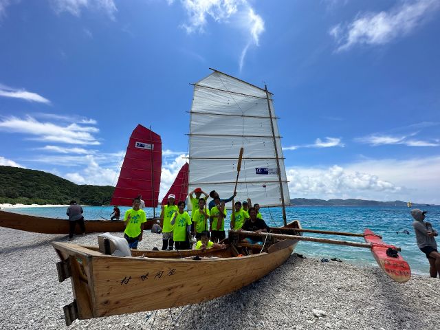 【座間味/半日】座間味島でココだけ☆沖縄伝統帆船サバニで巡る大自然クルージング《写真撮影・ドローン撮影オプション可》沖縄本島から日帰り参加OK（No.393）