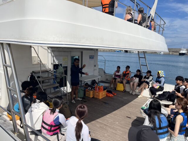 【那覇発/慶良間諸島/半日】7月～9月限定◆豪華カタマラン船で行く！ボートシュノーケリングツアー《バナナボート1回無料・写真無料付き》（No.406）