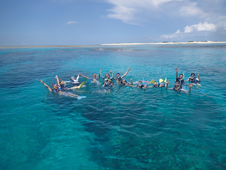【那覇発/慶良間/貸切】憧れのクルーザーチャーターで贅沢体験！シュノーケル・マリンスポーツ・船上BBQを満喫☆＜最大45名まで乗船OK＞セルリアンドリームVで慶良間の絶景へ（No.408）