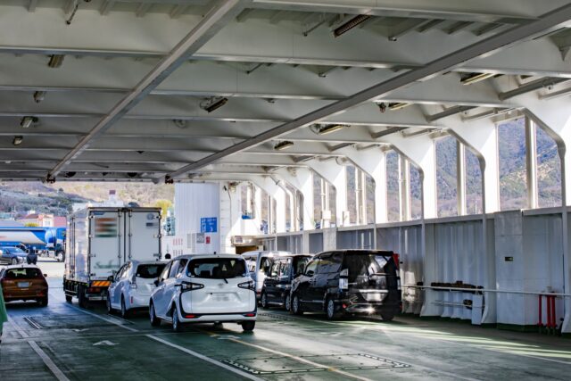 フェリー 車 積み込み