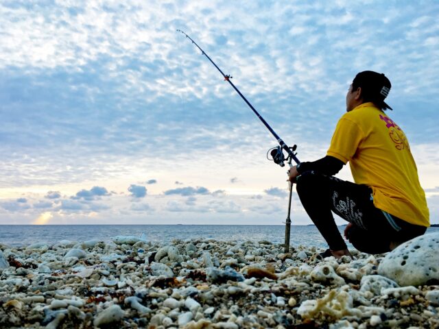 釣り ビーチ 男性