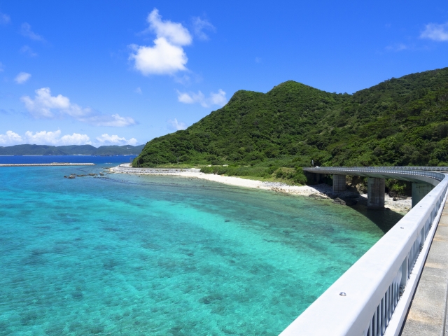 慶留間島