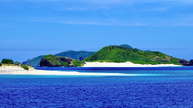 慶留間島
