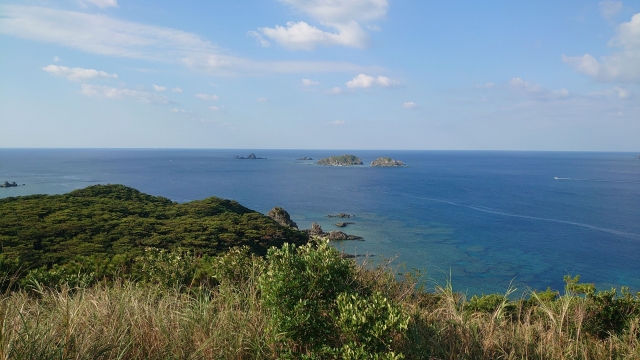 外地島展望台から見える慶良間諸島の小島群